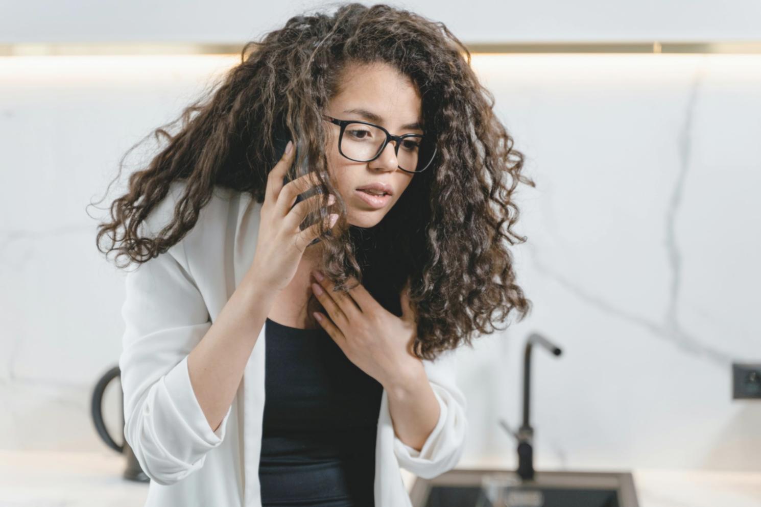 Profesionales de belleza en sesión de networking